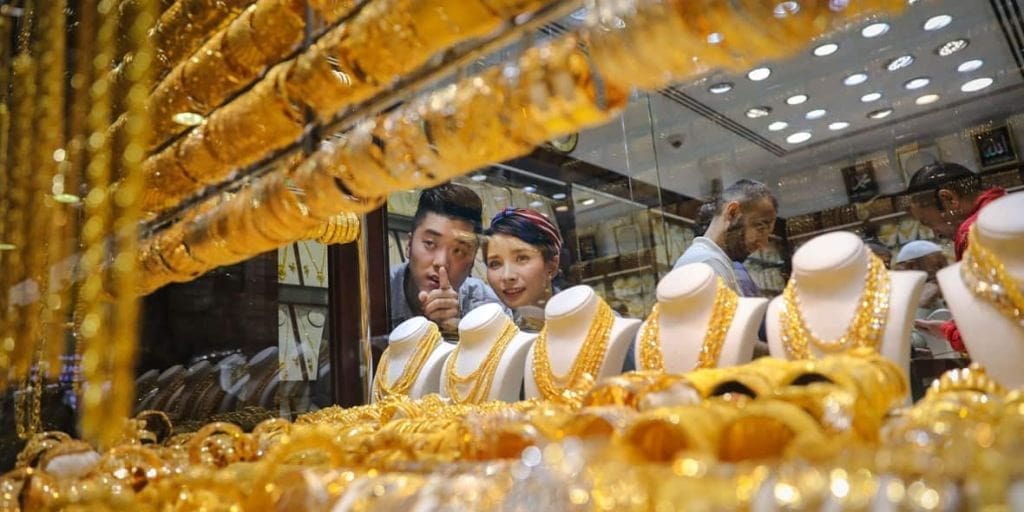 gold shopping guide in dubai gold souk 4